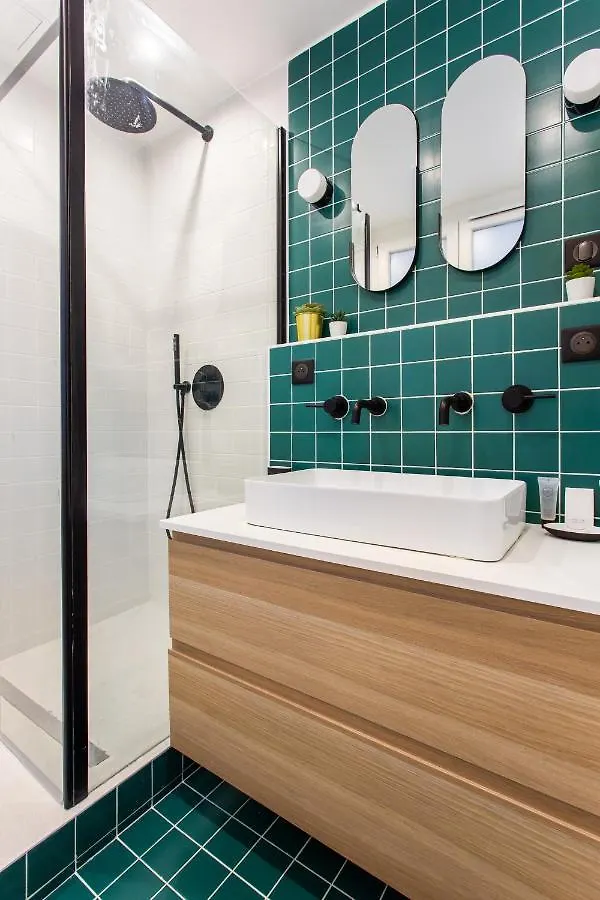 Cmg Nation- Industriels D Apartment Paris France